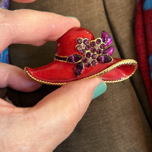 Wrap from Vivante by USA and red hat brooch or pendant for the Red Hat Society - Picture 15 of 17